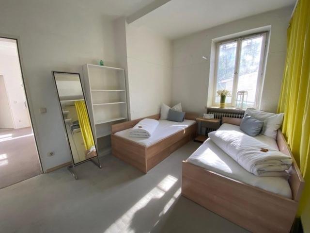 Ferienwohnung Am Franziskanergarten Bad Tolz Bilik gambar