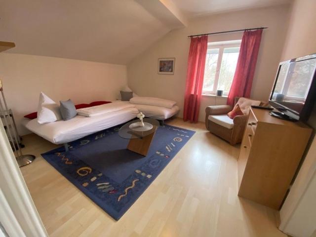 Ferienwohnung Am Franziskanergarten Bad Tolz Bilik gambar