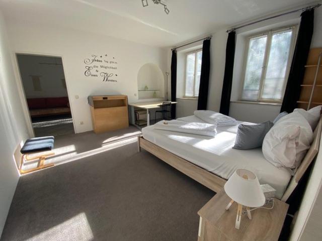 Ferienwohnung Am Franziskanergarten Bad Tolz Bilik gambar